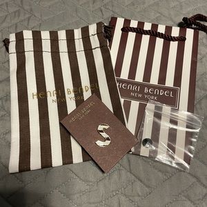 Henri Bendel Influencer Pin S with bags